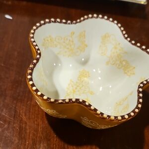 Temptations Yellow and White Floral Bowl